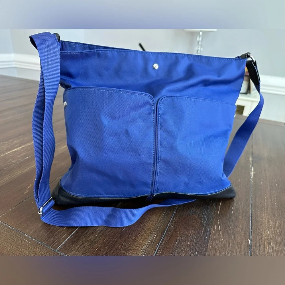 Baggallini cross body bag